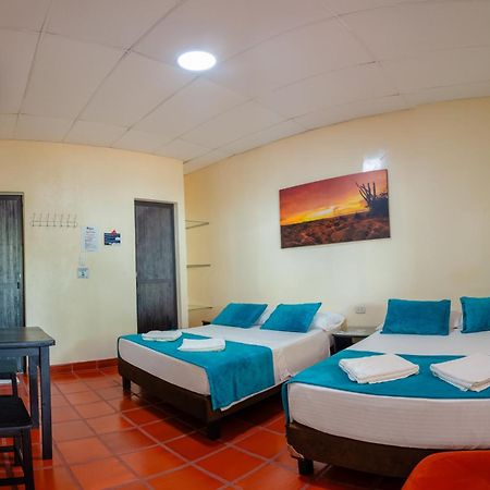Hotel Villa Paraiso Villavieja Bagian luar foto