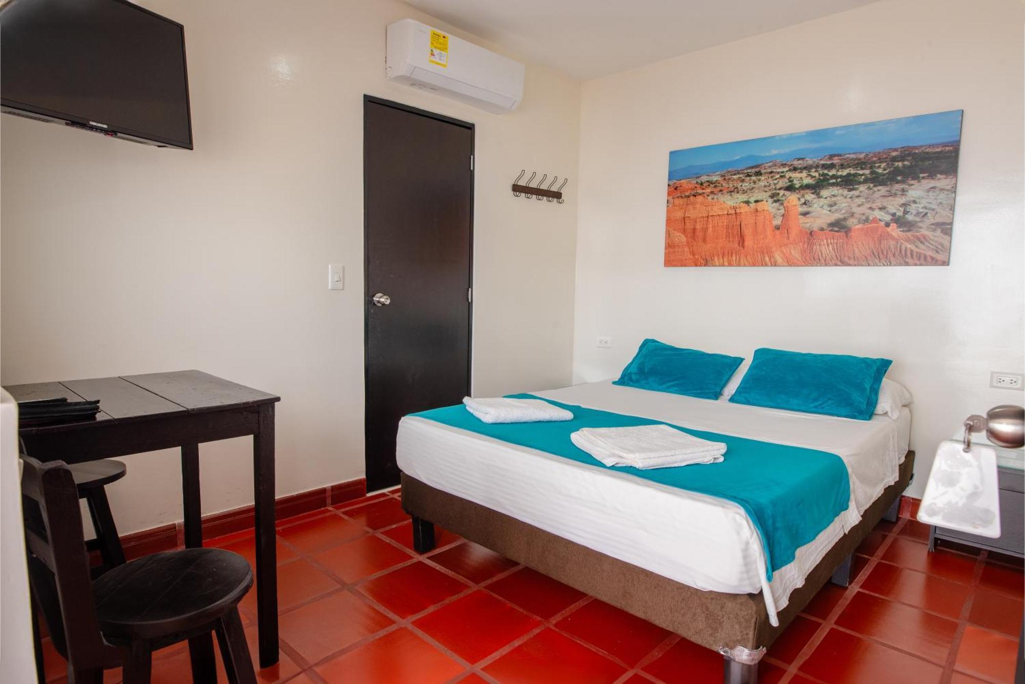 Hotel Villa Paraiso Villavieja Bagian luar foto