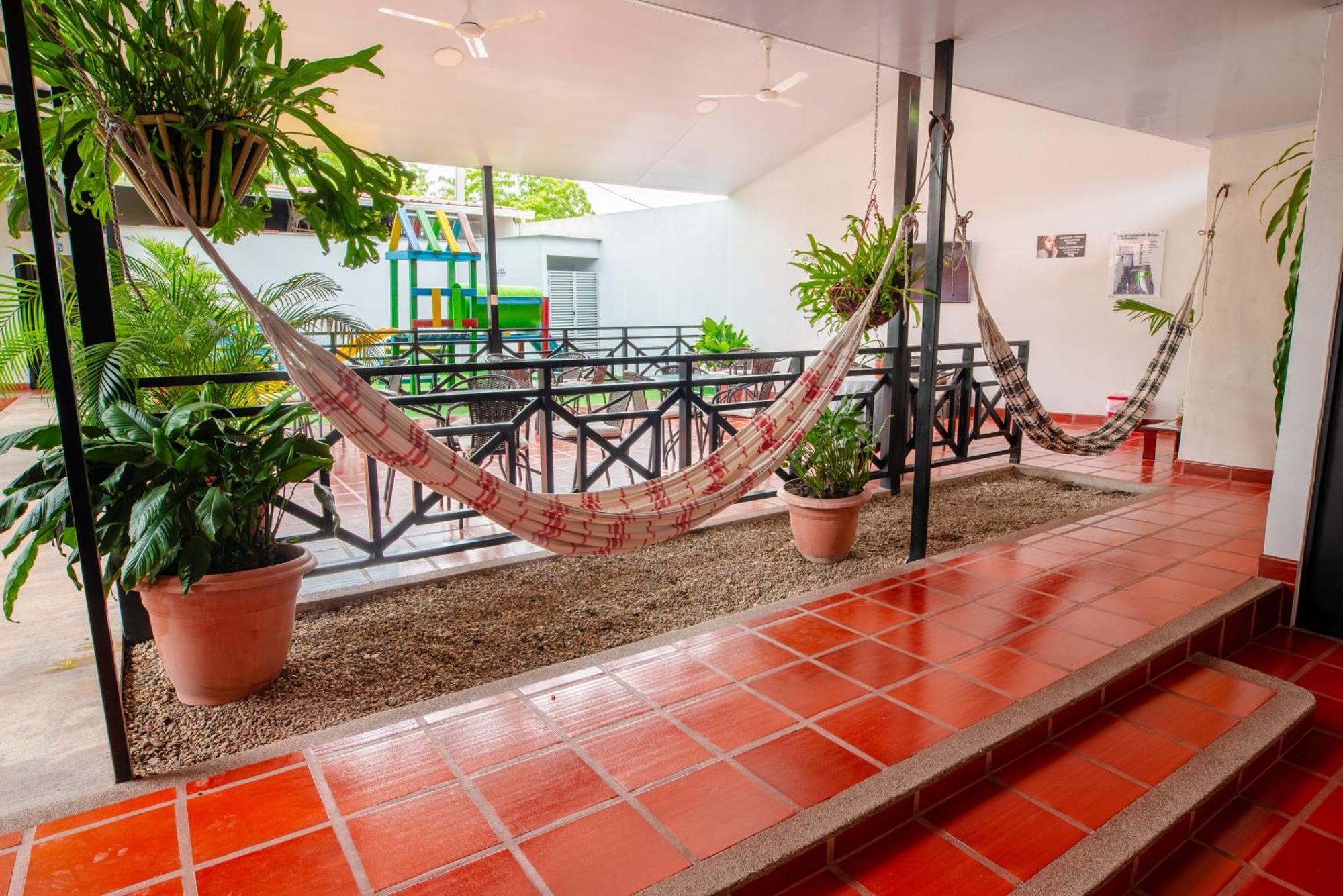Hotel Villa Paraiso Villavieja Bagian luar foto