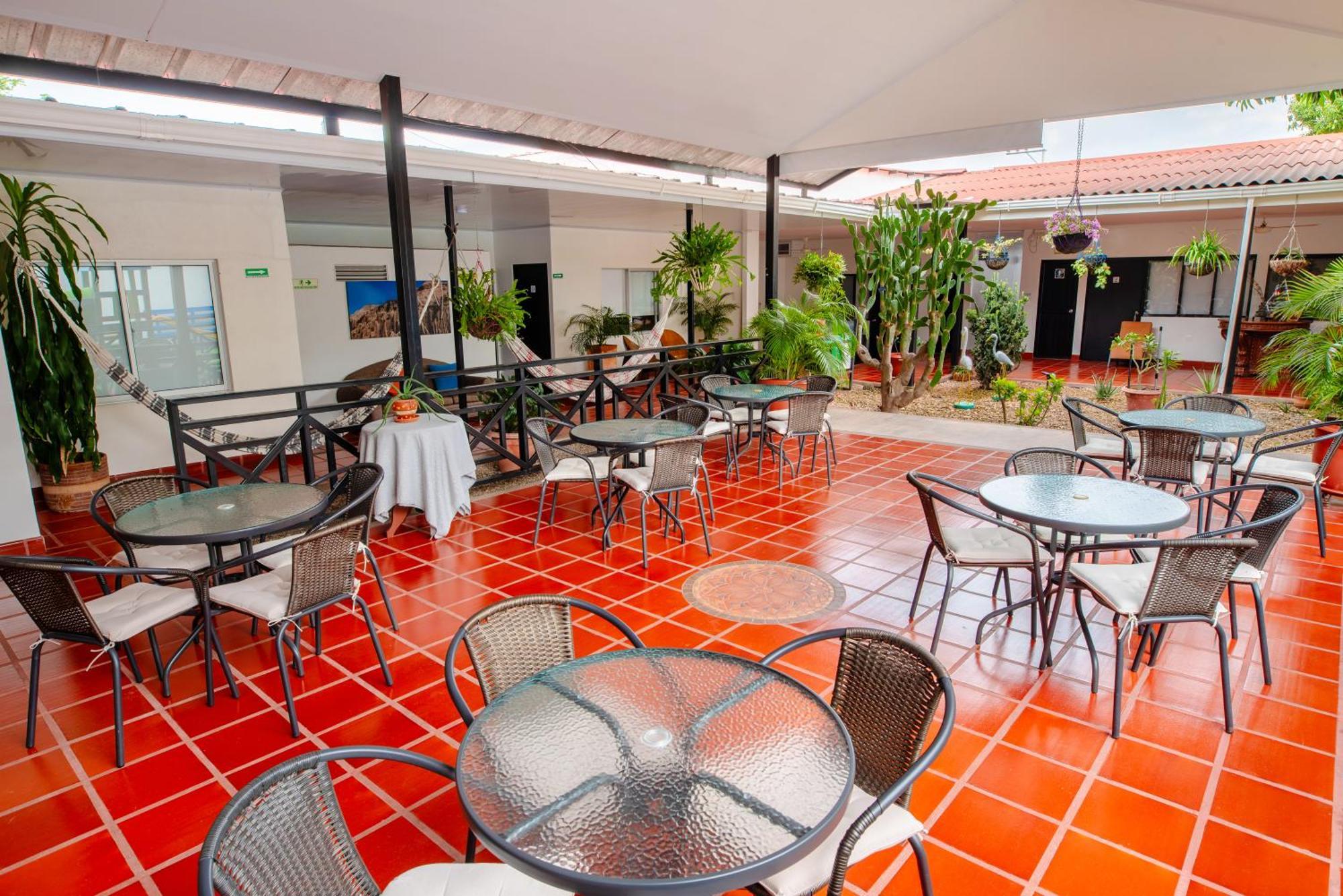 Hotel Villa Paraiso Villavieja Bagian luar foto