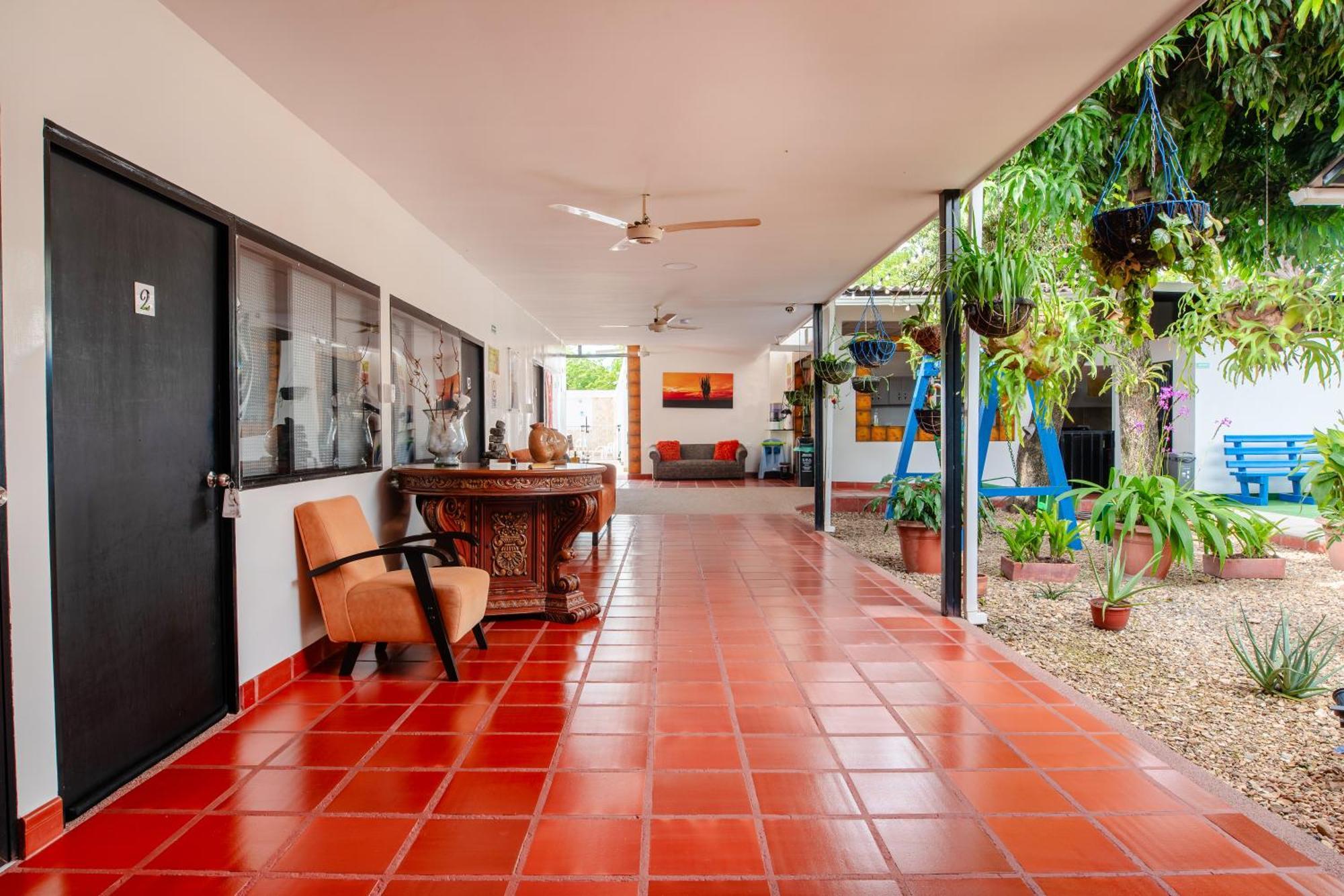 Hotel Villa Paraiso Villavieja Bagian luar foto