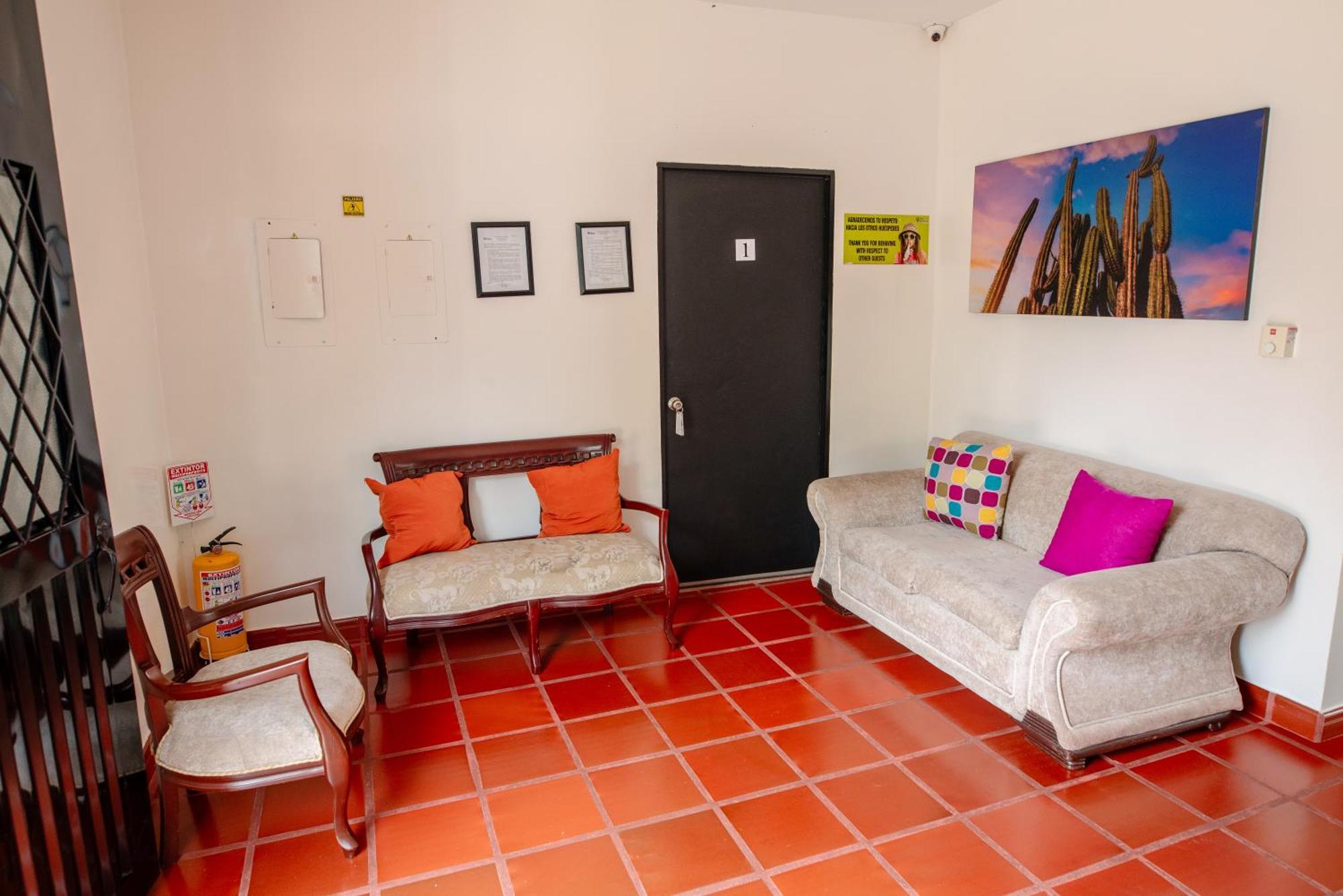 Hotel Villa Paraiso Villavieja Bagian luar foto