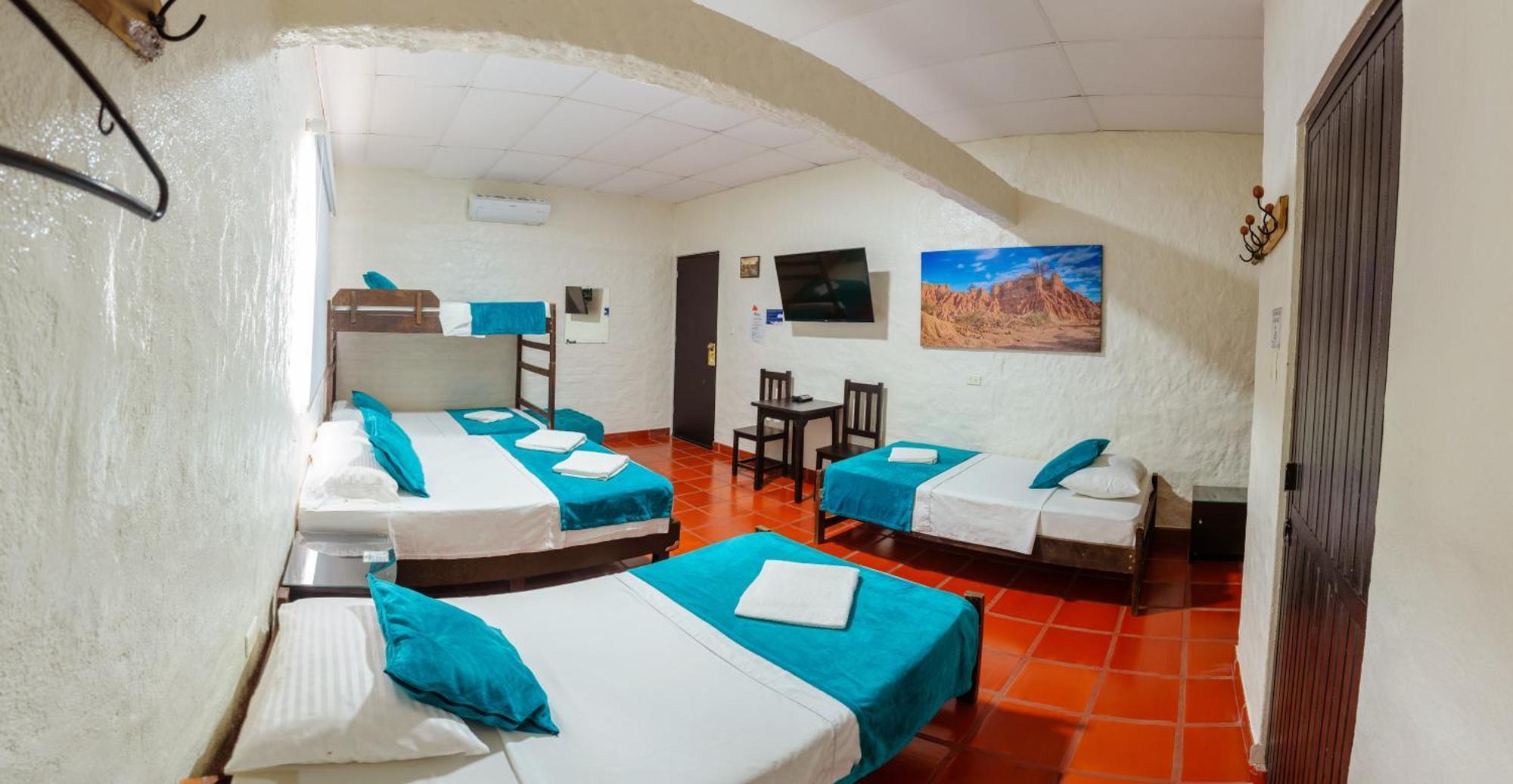 Hotel Villa Paraiso Villavieja Bagian luar foto