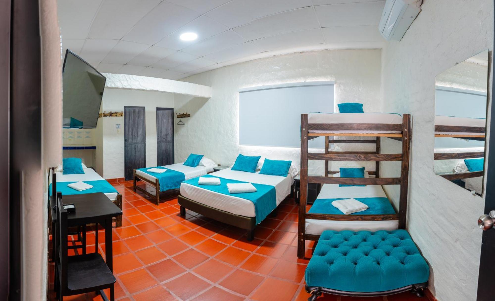 Hotel Villa Paraiso Villavieja Bagian luar foto